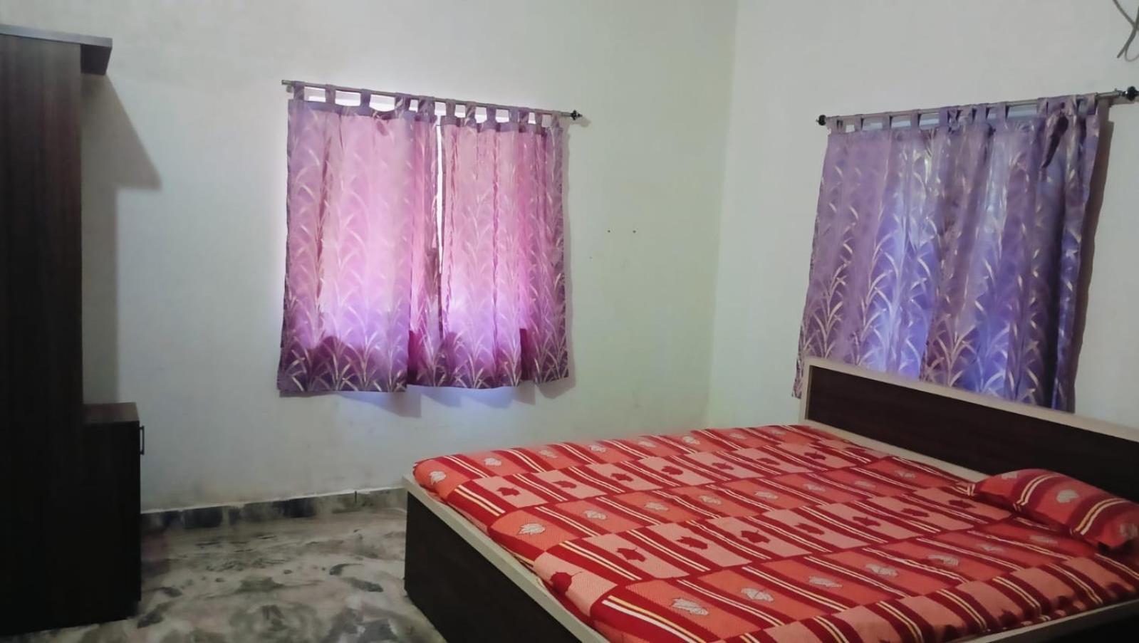 Parmarth Lok Holiday home *